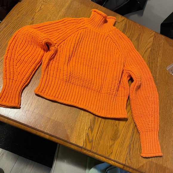 3 for 1 sweater bundle, Small - Picture 3 of 12